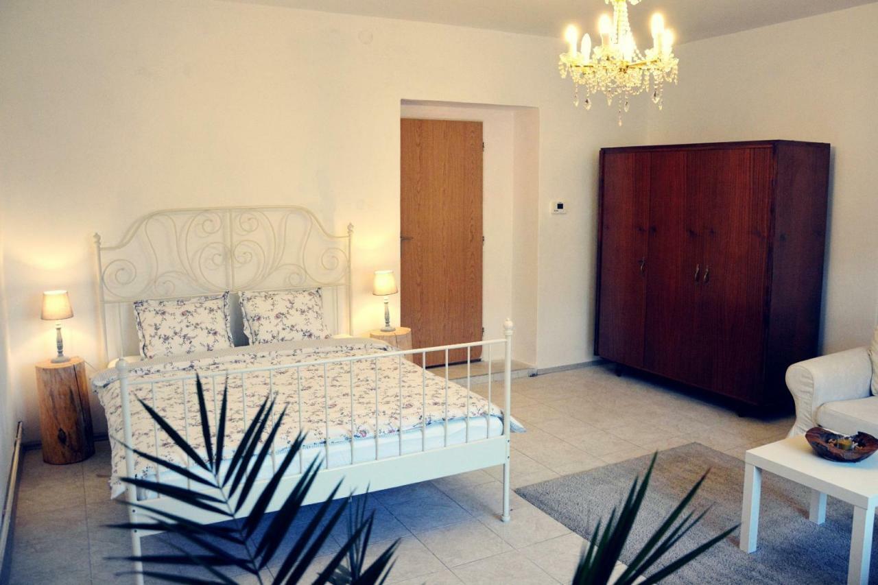 Apartmany Pod Putimskou Branou Piosek Zewnętrze zdjęcie
